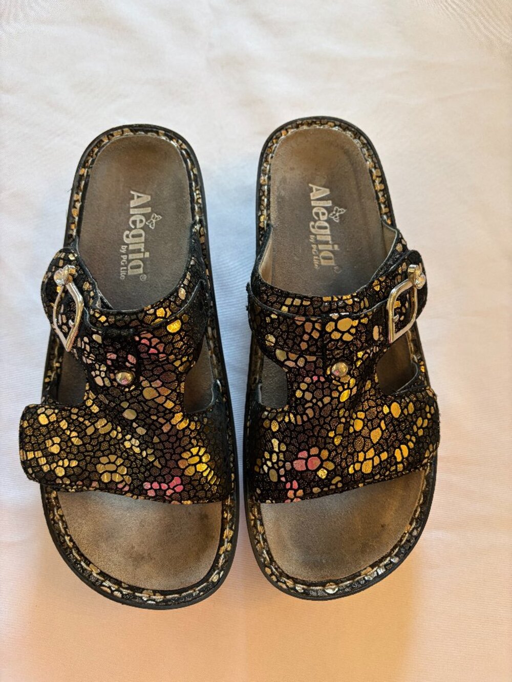 Alergria Black and Silver Print Slides Sandals size 7.5